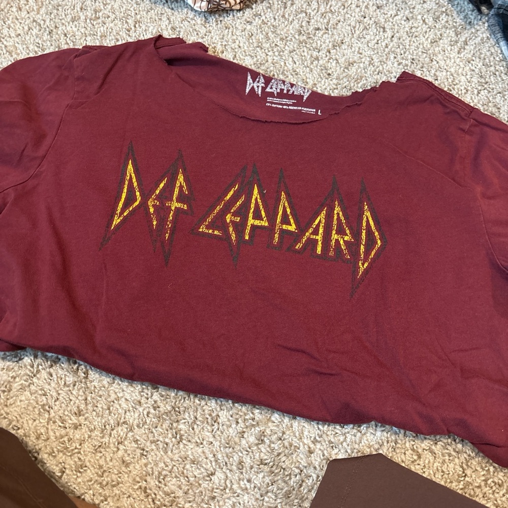 Def Leppard Graphic T-Shirt